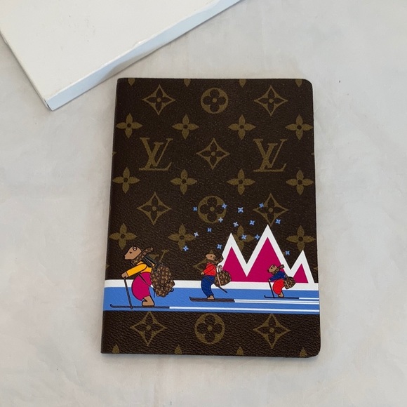 Louis Vuitton Other - LOUIS Vuitton Clemence Notebook "Ski Slopes"